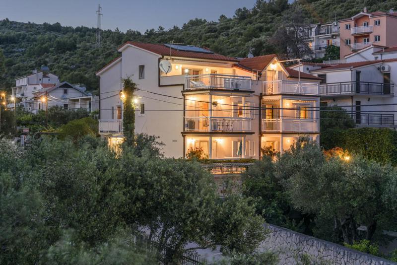 Apartments Luka - Trogir, Marina 150M From The Beach Eksteriør bilde